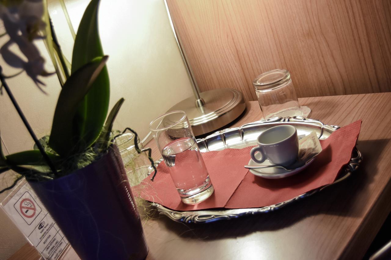 Albergo Munsci' Rovello Porro Bagian luar foto