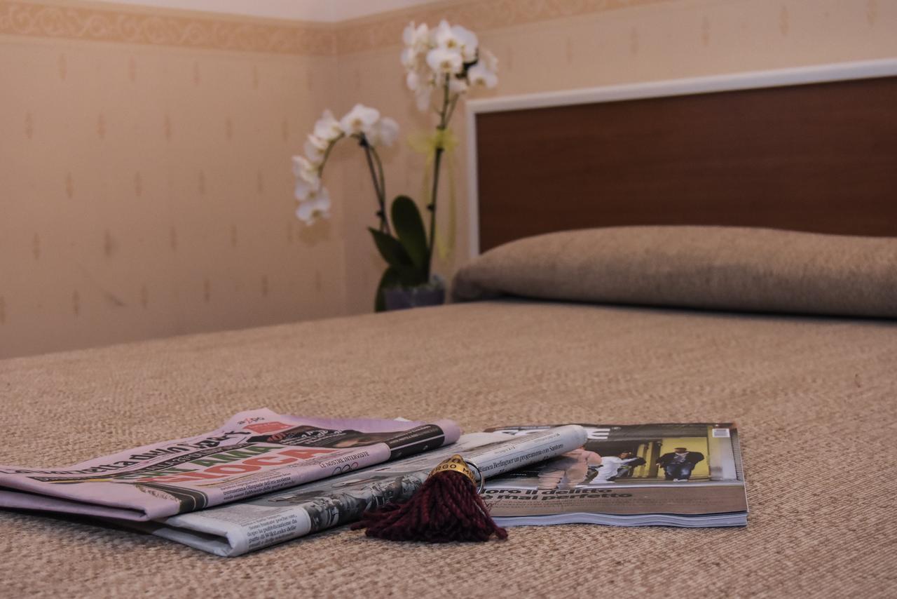 Albergo Munsci' Rovello Porro Bagian luar foto